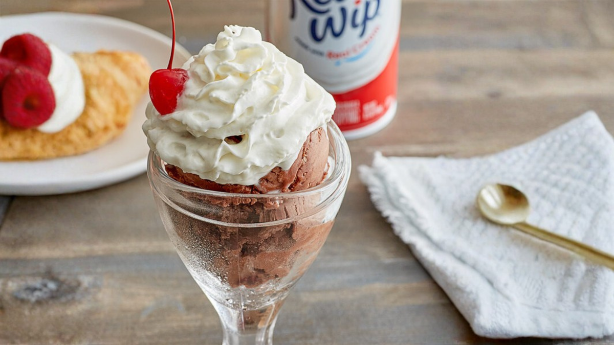Enhancing Milkshakes with Reddi-wip Original Real Cream Topping
